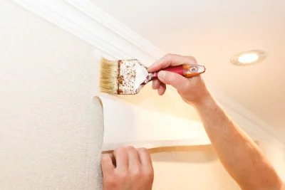 Pose de papier peint à Chailly-en-Gâtinais — revêtements muraux et toiles de verre